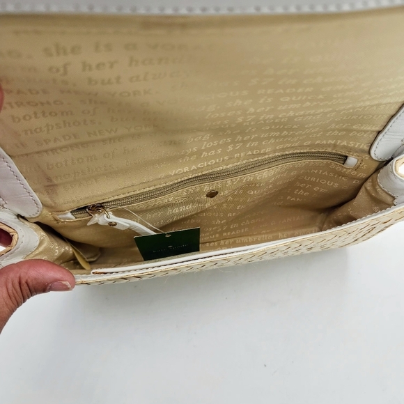 Kate Spade New York Neutral Straw Splash Out Hello Stranger Clutch. - Picture 2 of 16